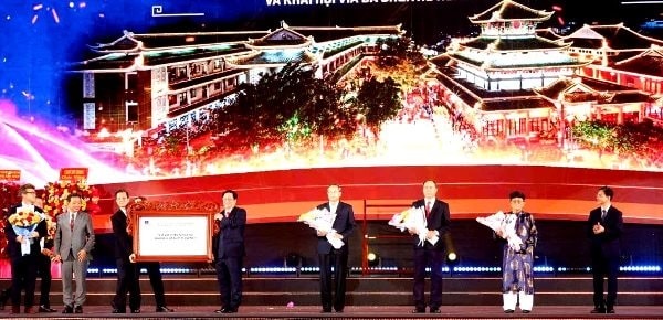An Giang long trọng đón bằng công nhận của UNESCO và khai hội Vía Bà Chúa Xứ núi Sam - Ảnh 1. An Giang long trọng đón bằng công nhận của UNESCO và khai hội Vía Bà Chúa Xứ núi Sam - Ảnh 1.