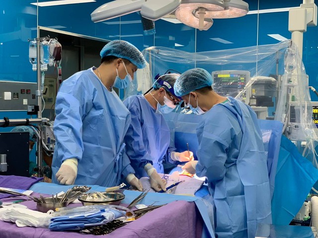 Bé 10 tháng tuổi bất ngờ phát hiện lý tim bẩm sinh từ dấu hiệu nhiều trẻ em Việt mắc phải - Ảnh 2. Bé 10 tháng tuổi bất ngờ phát hiện lý tim bẩm sinh từ dấu hiệu nhiều trẻ em Việt mắc phải - Ảnh 2.