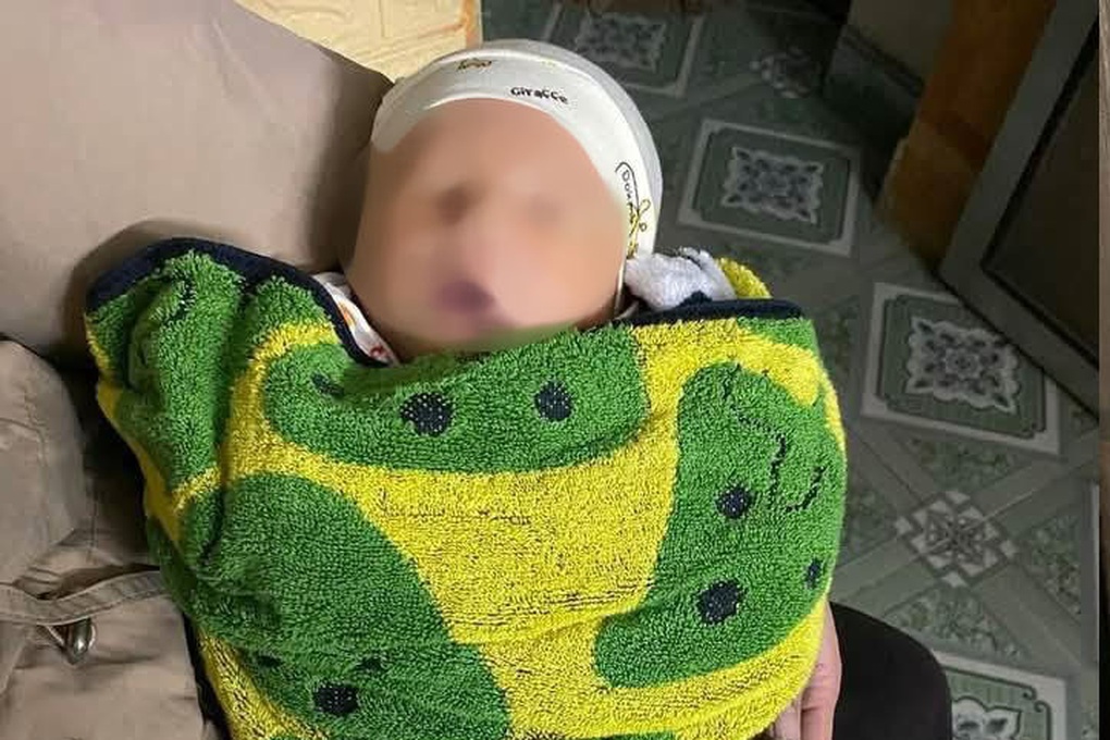 Bé gái bị bỏ rơi với lời nhắn đừng cho cháu đi đâu - 1 Bé gái bị bỏ rơi với lời nhắn đừng cho cháu đi đâu - 1