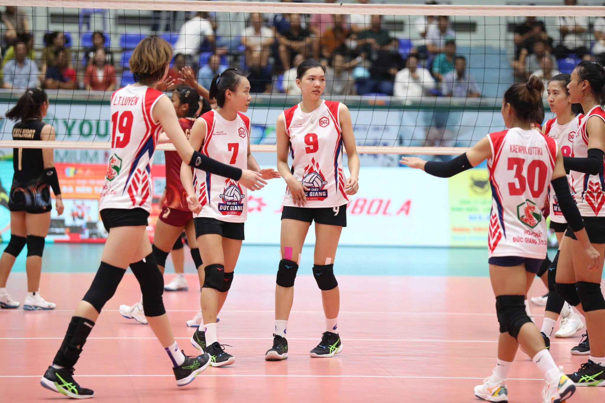 Bích Thủy ghi dấu ấn ở giải bóng chuyền Hàn Quốc- Ảnh 1. Bích Thủy ghi dấu ấn ở giải bóng chuyền Hàn Quốc- Ảnh 1.