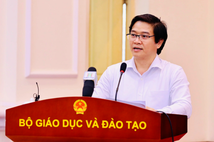 Ông Thái Văn Tài, Vụ trưởng Vụ Giáo dục Phổ thông chia sẻ tại hội nghị.