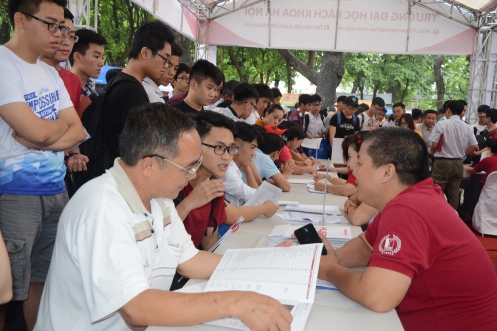 Bộ Giáo dục công bố công thức quy đổi điểm xét tuyển đại học năm 2025 - 1 Bộ Giáo dục công bố công thức quy đổi điểm xét tuyển đại học năm 2025 - 1