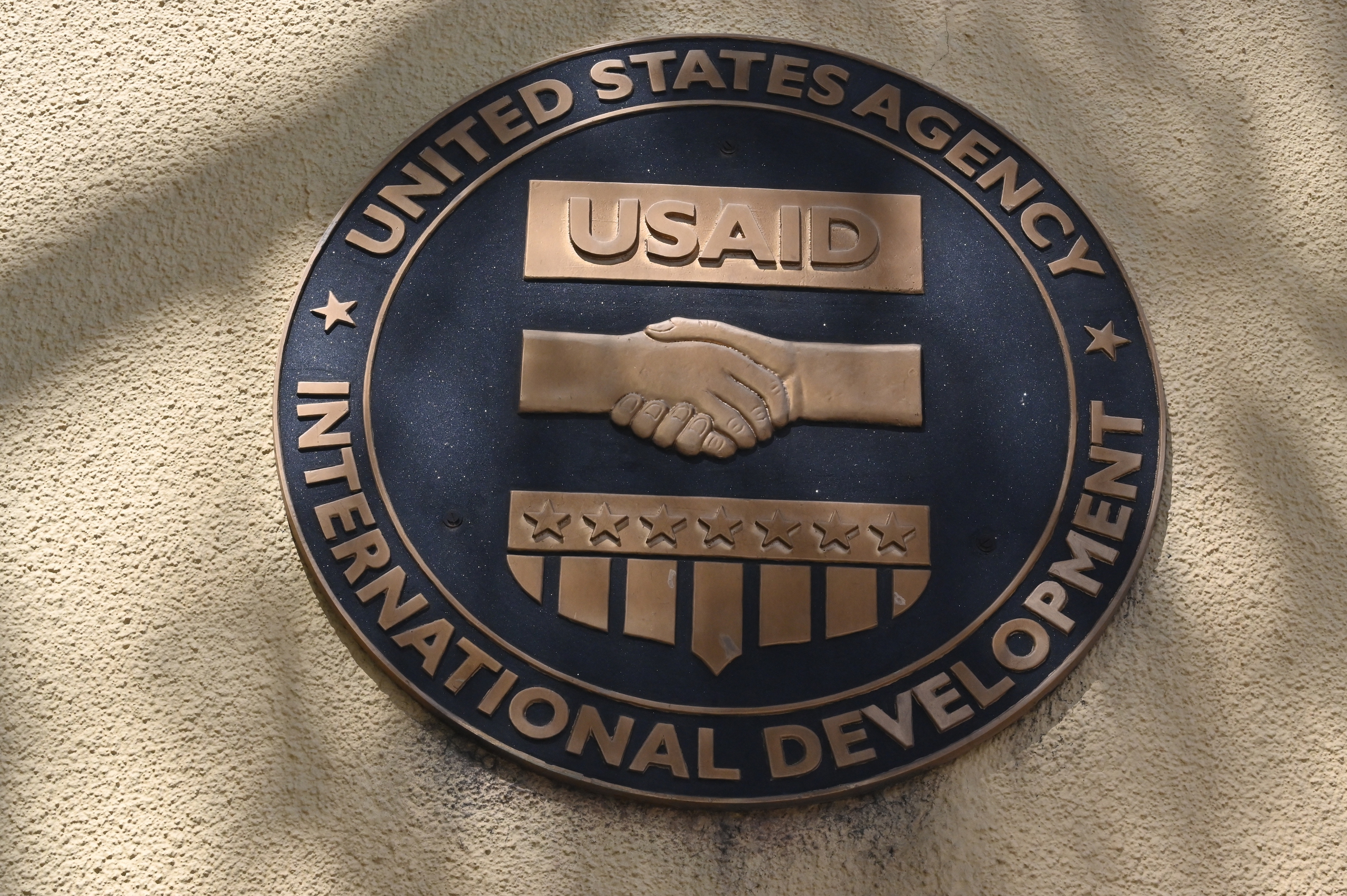 Bộ Ngoại giao Mỹ tuyên bố chính thức đóng cửa USAID - Ảnh 1.