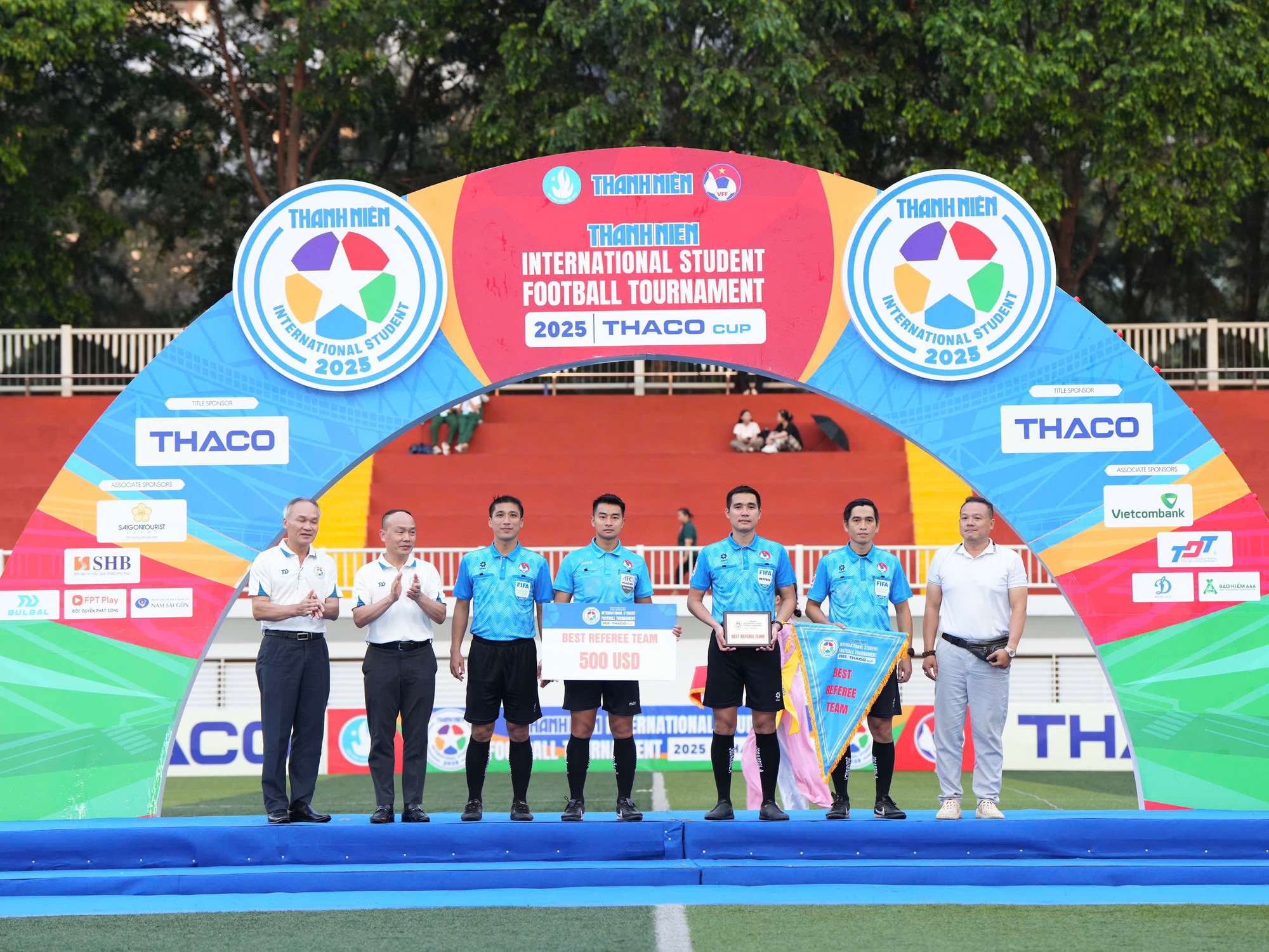 Bùng nổ niềm vui vô địch, hàng loạt giải thưởng TNSV quốc tế đã có chủ- Ảnh 6. Bùng nổ niềm vui vô địch, hàng loạt giải thưởng TNSV quốc tế đã có chủ- Ảnh 6.