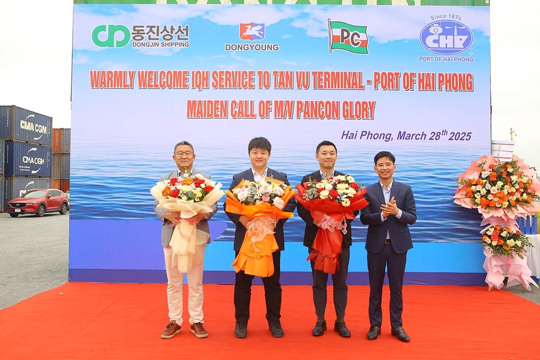 Gia-vang-bat-tang-sau-nhieu-rui-ro-lien-quan.jpeg - Vietnam.vn