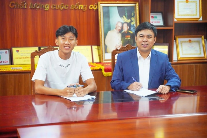 Damoth Thongkhamsavath kí hợp đồng với CLB Thanh Hóa.