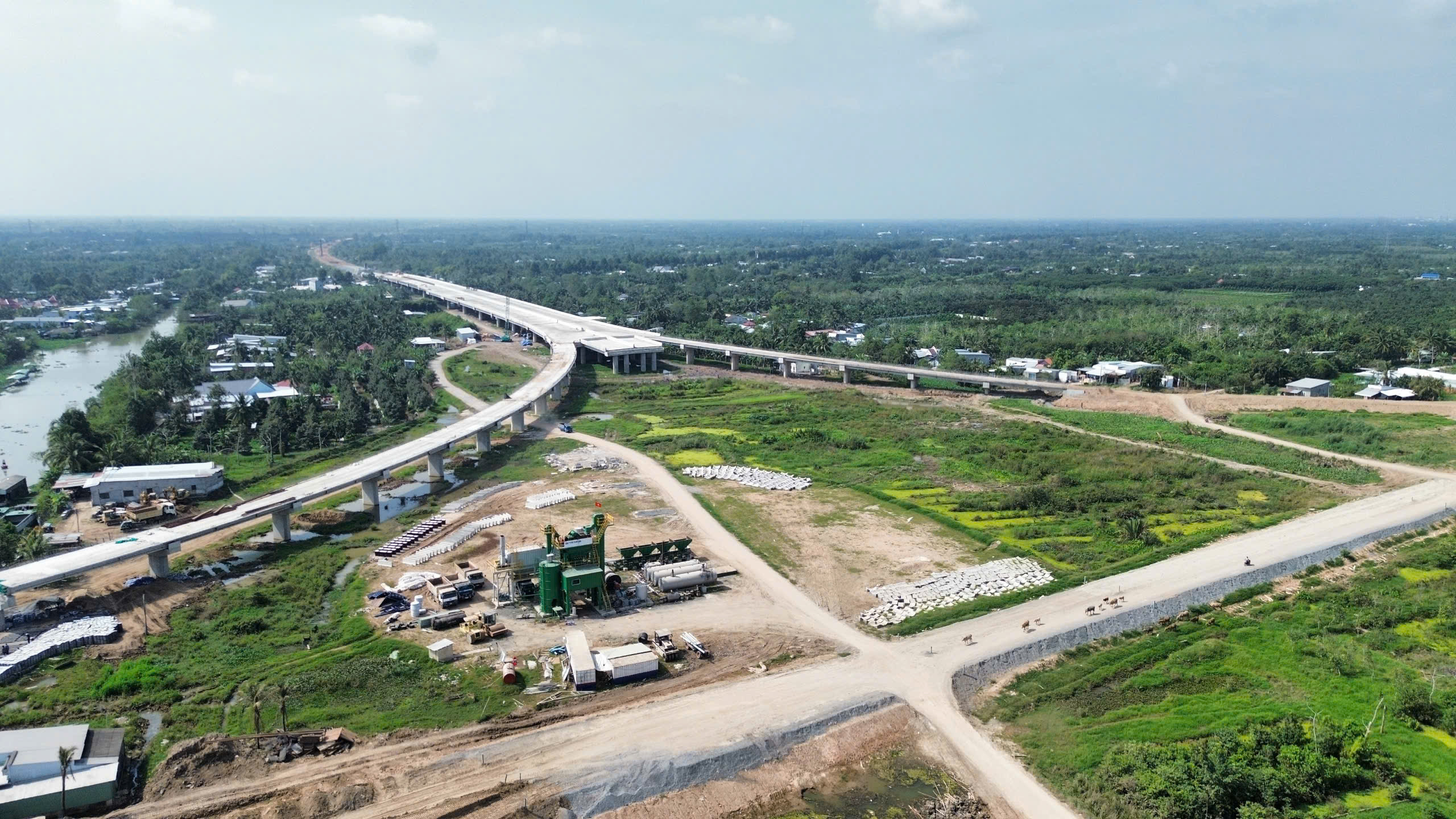 Cơ bản hoàn thành gia tải cao tốc Cần Thơ - Cà Mau trong tháng 3- Ảnh 1. Cơ bản hoàn thành gia tải cao tốc Cần Thơ - Cà Mau trong tháng 3- Ảnh 1.