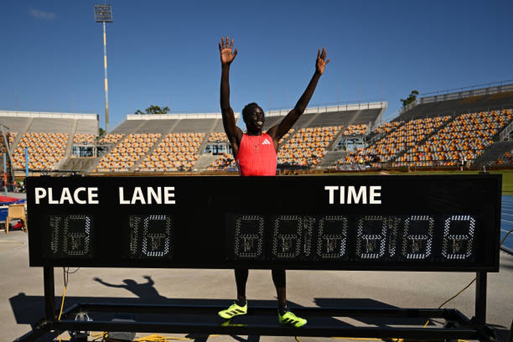 Điều đặc biệt trong màn nước rút của VĐV 17 tuổi, sánh ngang Usain Bolt - 2 Điều đặc biệt trong màn nước rút của VĐV 17 tuổi, sánh ngang Usain Bolt - 2