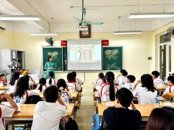Giáo viên muốn dạy thêm cần phải đáp ứng đủ mọi điều kiện. (Ảnh minh hoạ)