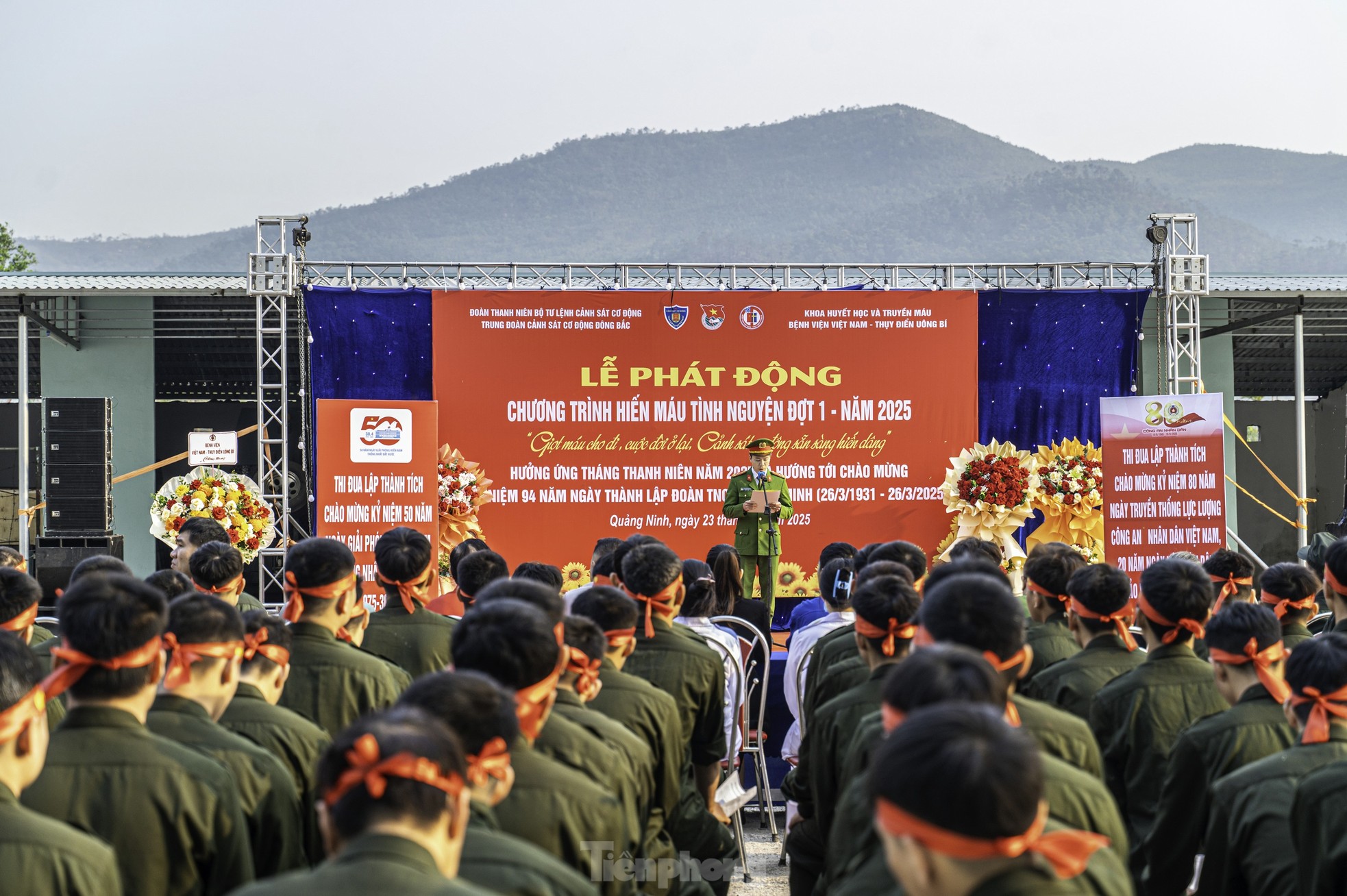 Đoàn viên, thanh niên Trung đoàn CSCĐ Đông Bắc hiến máu tình nguyện ảnh 1