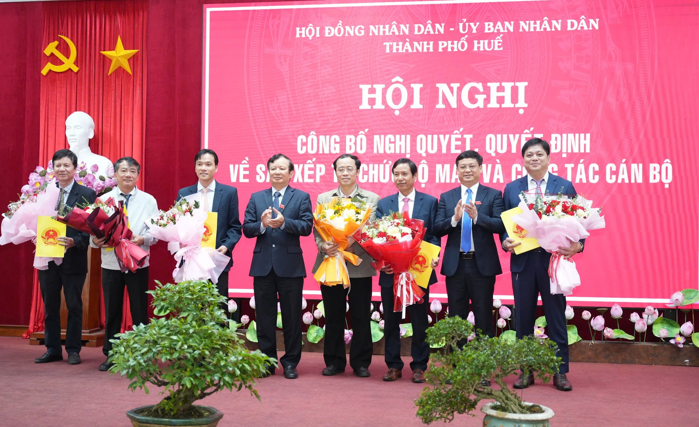 Giám đốc Sở Xây dựng thành phố Huế sau hợp nhất là ai?- Ảnh 1. Giám đốc Sở Xây dựng thành phố Huế sau hợp nhất là ai?- Ảnh 1.