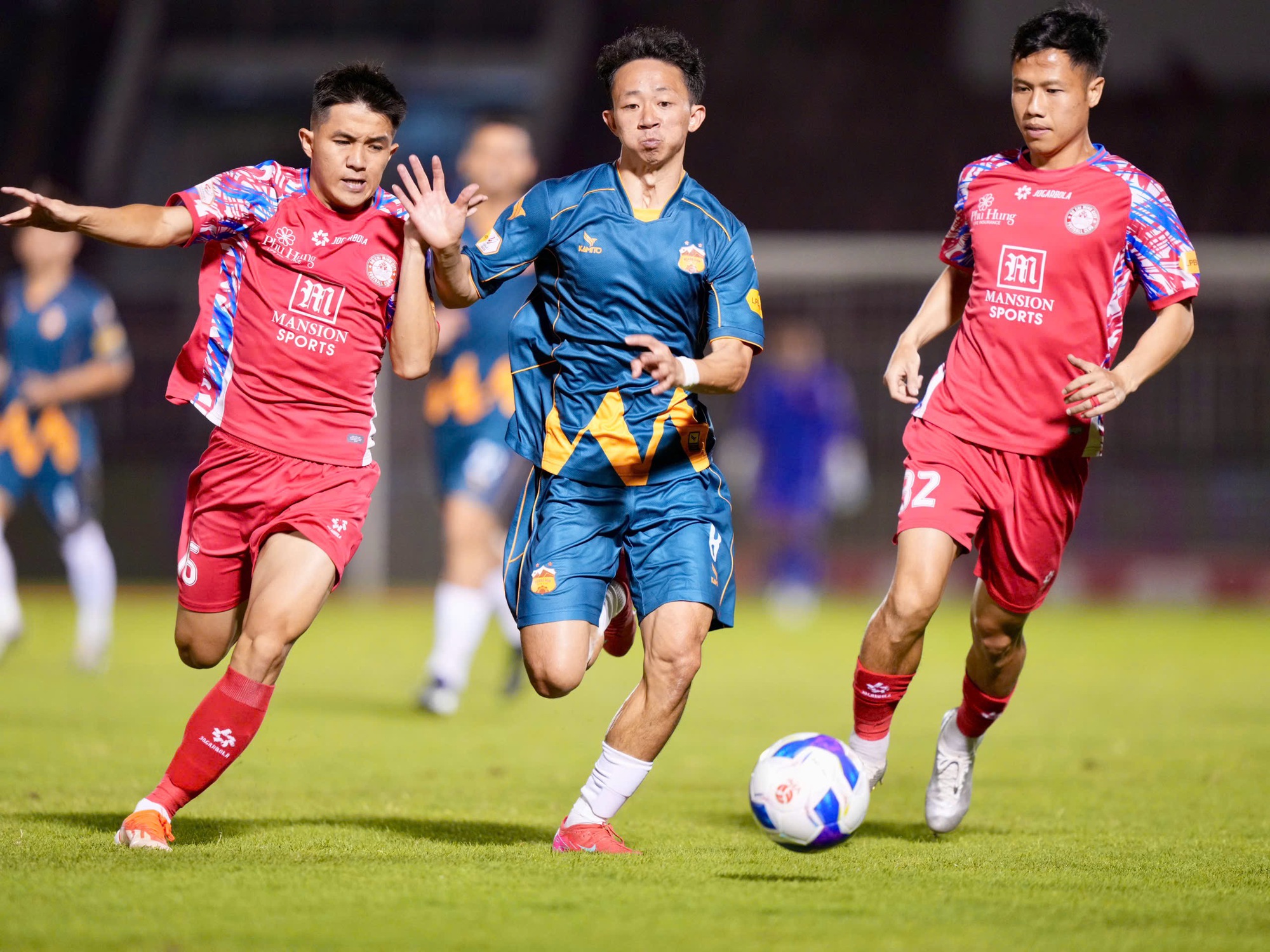 Bảng xếp hạng V-League mới nhất: HAGL ở nấc thang cực thấp, Đà Nẵng chưa thoát đáy- Ảnh 2.