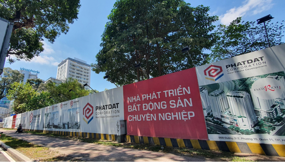 Hai cá nhân bị phạt 3 tỉ đồng vì dùng 164 tài khoản để thao túng cổ phiếu Phát Đạt- Ảnh 1. Hai cá nhân bị phạt 3 tỉ đồng vì dùng 164 tài khoản để thao túng cổ phiếu Phát Đạt- Ảnh 1.