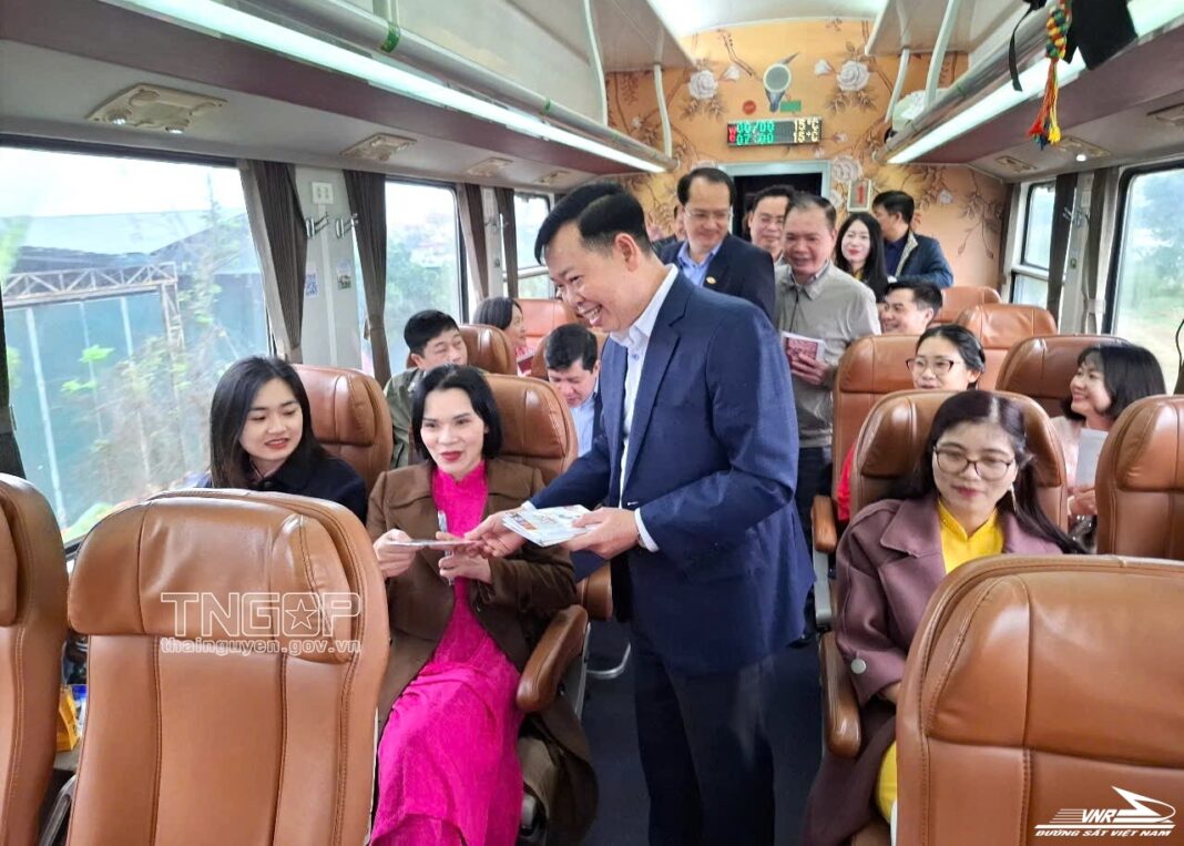 “Hành trình Xuân - Về xứ trà”: Kết nối du lịch trên tuyến đường sắt Hà Nội