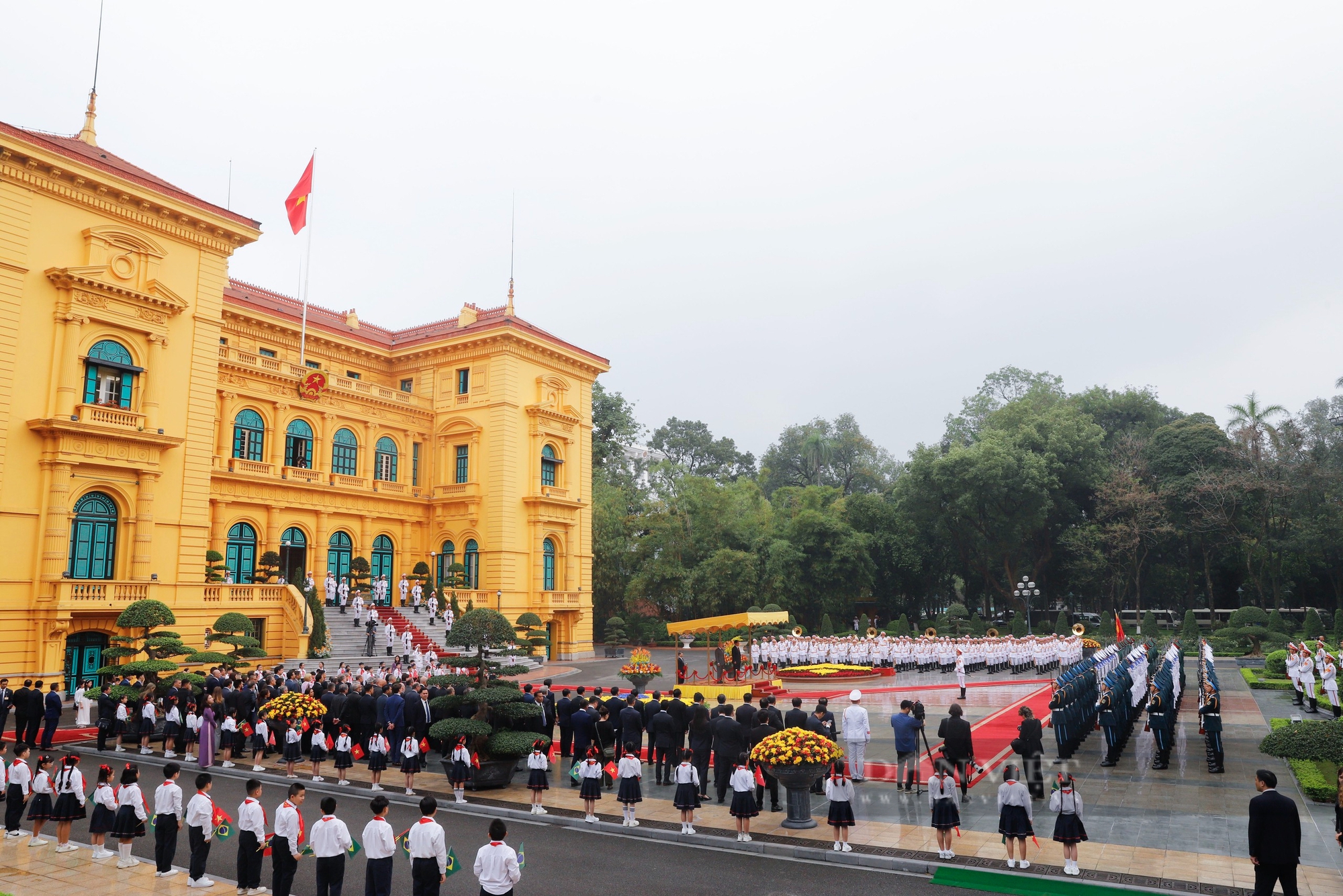 Hình ảnh Chủ tịch nước Lương Cường chủ trì Lễ đón Tổng thống Brazil Luiz Inacio Lula da Silva - Ảnh 1.