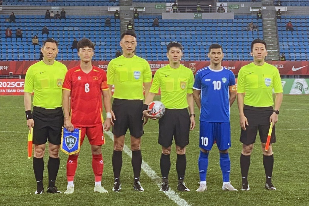 Hòa U22 Uzbekistan, U22 Việt Nam đua vô địch với U22 Trung Quốc - 1