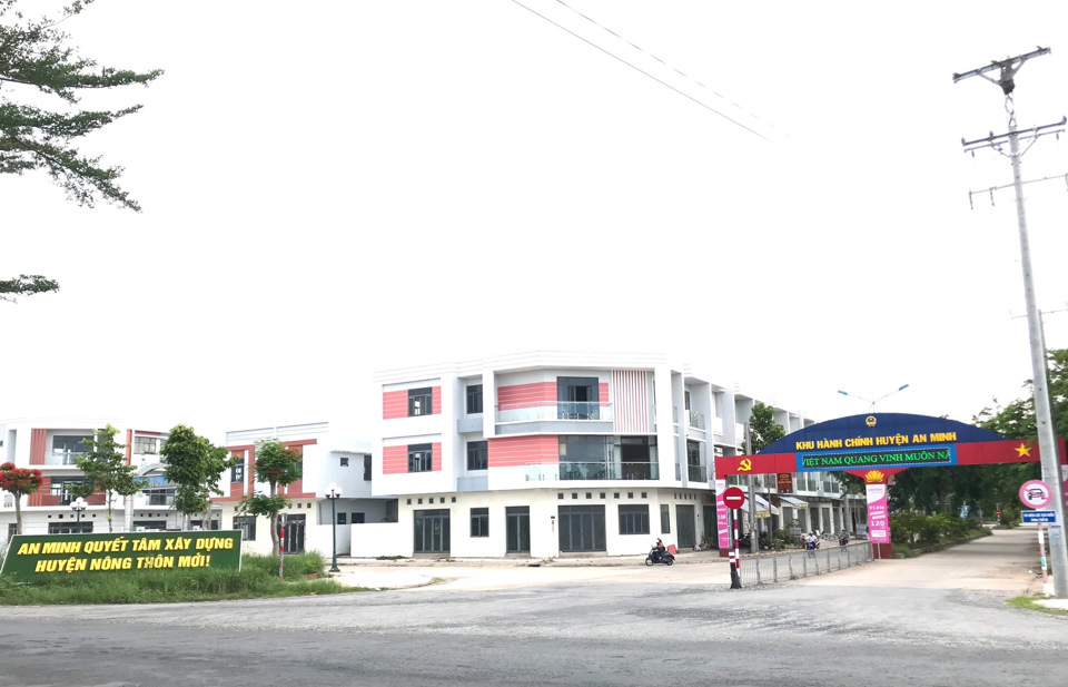 Huyện An Minh, tỉnh Kiên Giang, đạt chuẩn nông thôn mới.