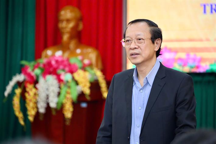 Thứ trưởng Bộ GD-ĐT: Không thể vì học sinh cần mà dạy thêm thu tiền- Ảnh 1. Thứ trưởng Bộ GD-ĐT: Không thể vì học sinh cần mà dạy thêm thu tiền- Ảnh 1.