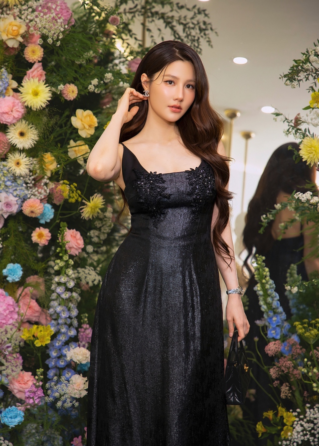 Lựa chọn trang phục phù hợp khi đi sự kiện- Ảnh 3. Lựa chọn trang phục phù hợp khi đi sự kiện- Ảnh 3.