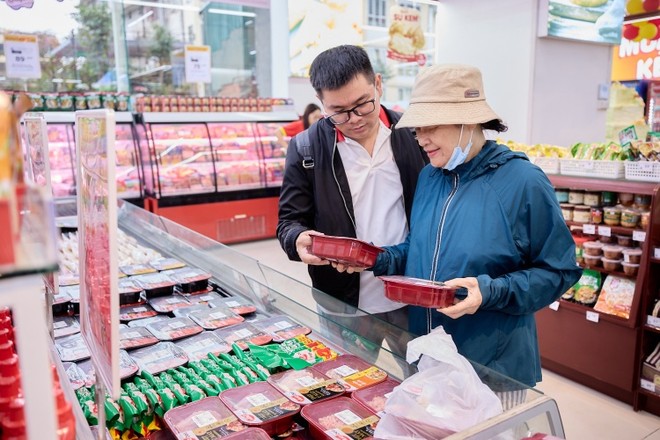 Người tiêu dùng mua thịt ủ mát MEATDeli