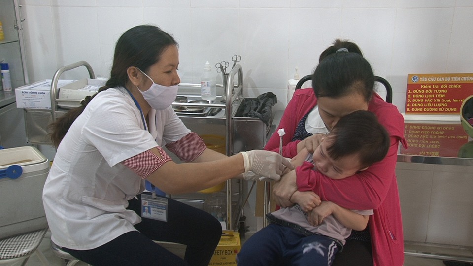 Nam Định đề xuất nhu cầu 21.660 liều vaccine để tổ chức chiến dịch tiêm chủng phòng, chống bệnh sởi. Ảnh minh hoạ: TL