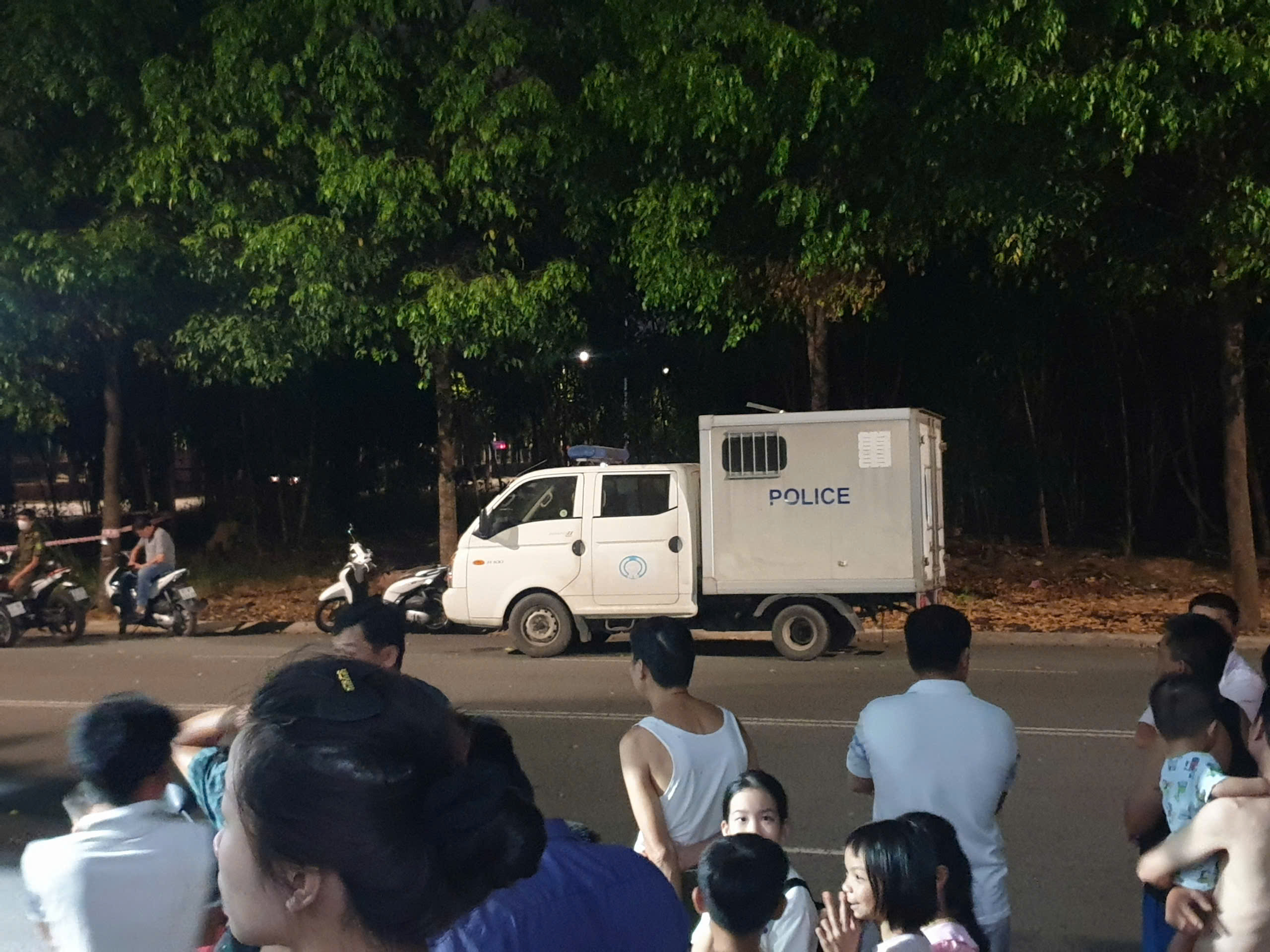 Người đàn ông 44 tuổi ở Bình Dương ra tay tàn nhẫn với nhân tình - Ảnh 2. Người đàn ông 44 tuổi ở Bình Dương ra tay tàn nhẫn với nhân tình - Ảnh 2.