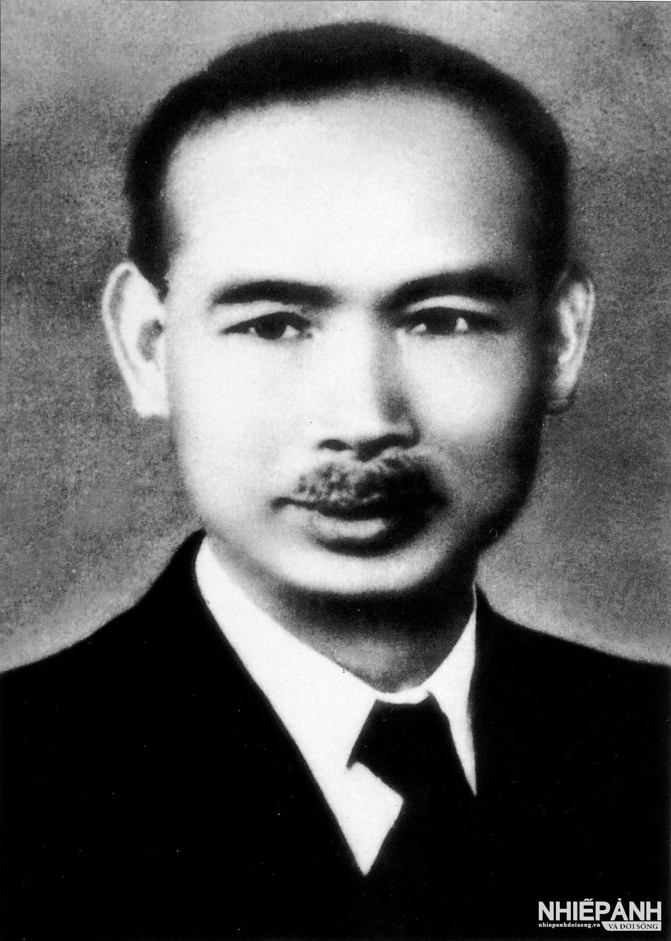 W_2.chan-dung-nguyen-dinh-khanh.jpg