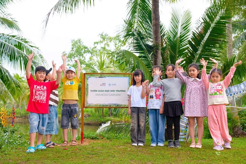 Các nhà khoa học tương lai hào hứng đến với Vườn giáo dục môi trường tại Trung tâm ICISE Quy Nhơn.