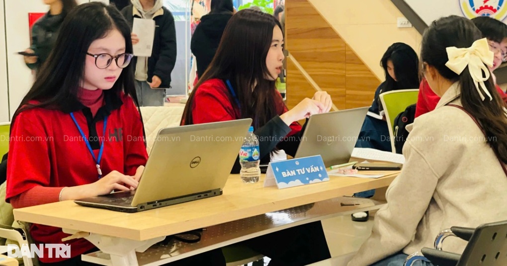Nhiều trường đại học thêm môn, bổ sung tổ hợp xét tuyển mới - 1 Nhiều trường đại học thêm môn, bổ sung tổ hợp xét tuyển mới - 1