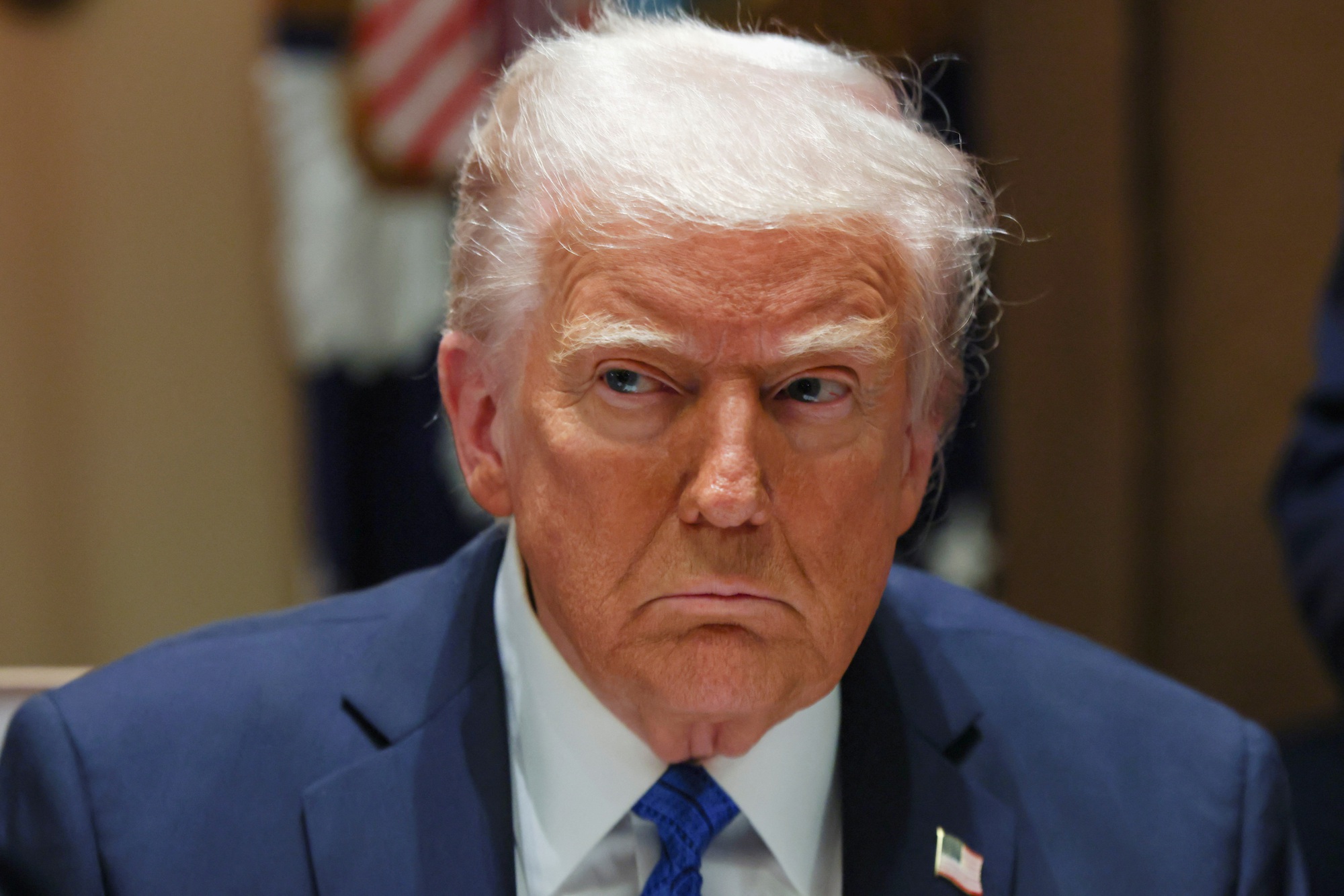 Ông Trump bảo vệ cấp dưới vụ thêm nhầm nhà báo vào nhóm chat mật - Ảnh 1.