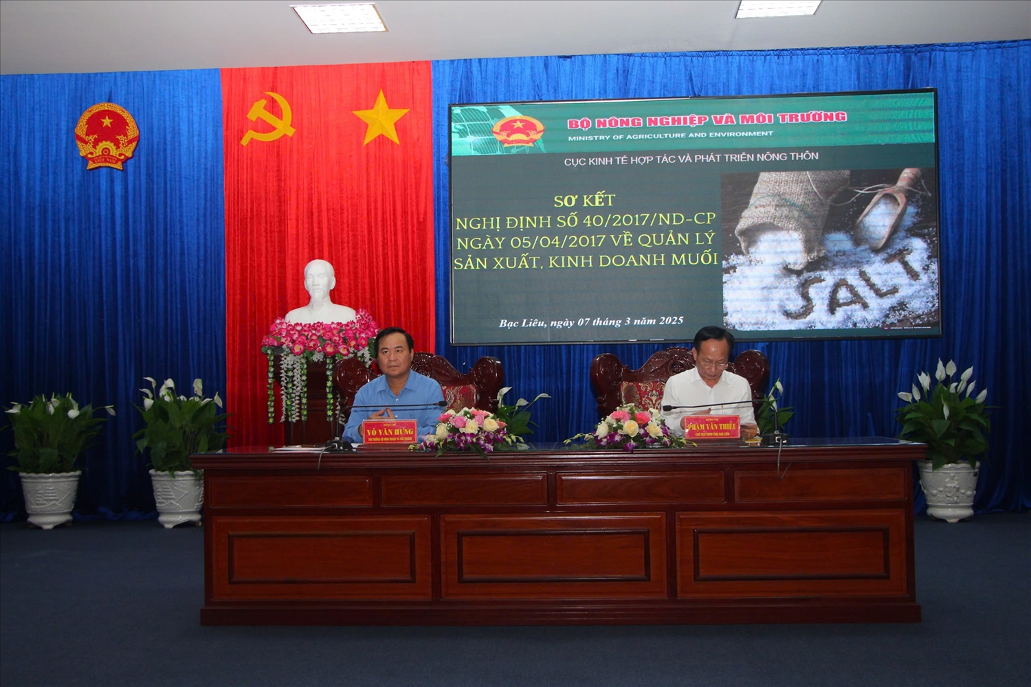 Chủ tịch UBND tỉnh Bạc Liêu Phạm Văn Thiều và Thứ trưởng Bộ NN&MT Võ Văn Hưng chủ trì hội nghị Chủ tịch UBND tỉnh Bạc Liêu Phạm Văn Thiều và Thứ trưởng Bộ NN&MT Võ Văn Hưng chủ trì hội nghị