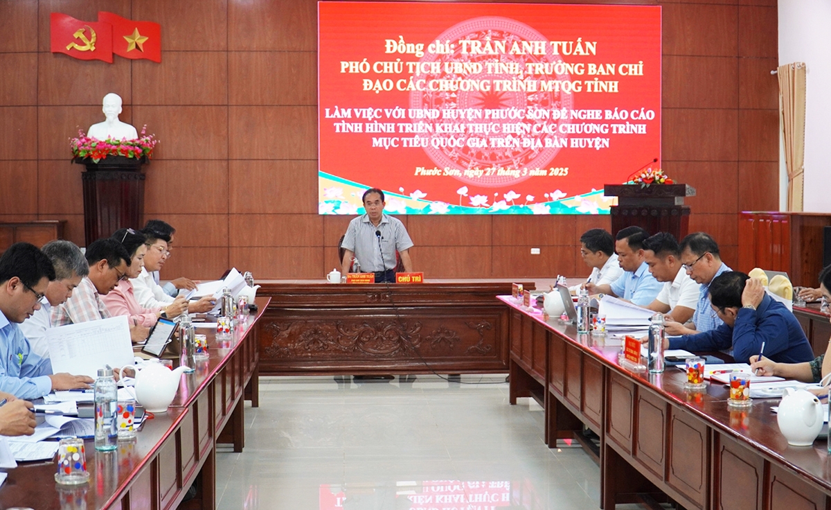 UBND tỉnh Quảng Nam làm việc với huyện Phước Sơn về tình hình thực hiện các chương trình mục tiêu quốc gia. UBND tỉnh Quảng Nam làm việc với huyện Phước Sơn về tình hình thực hiện các chương trình mục tiêu quốc gia.