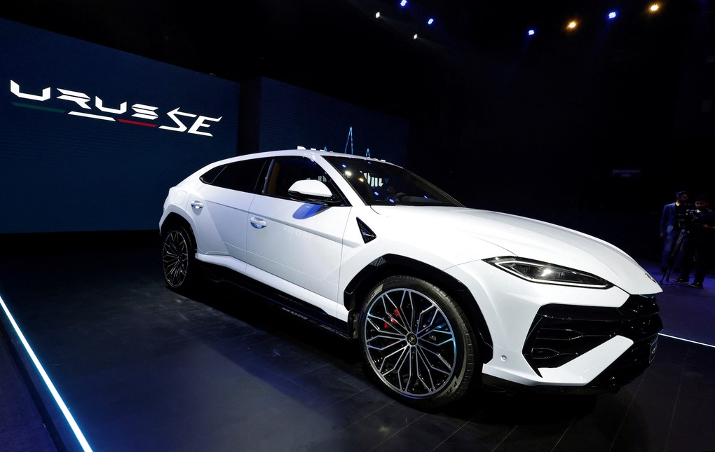 SUV và động cơ hybrid mang lại doanh số kỷ lục cho Lamborghini - 1 SUV và động cơ hybrid mang lại doanh số kỷ lục cho Lamborghini - 1