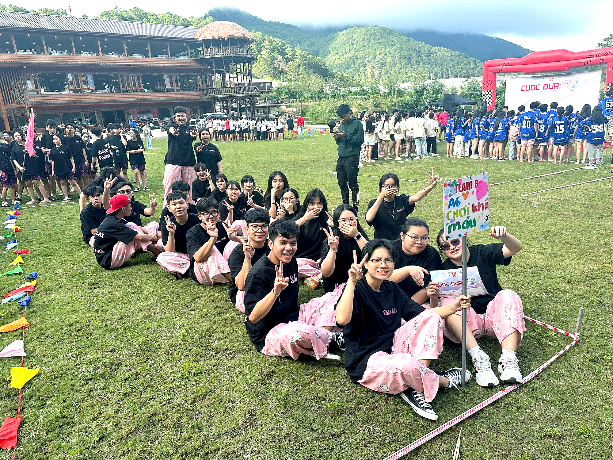 Sáng nay 28-3, học sinh thi chung kết sáng tác ảnh Tuổi Xanh - Ảnh 1.