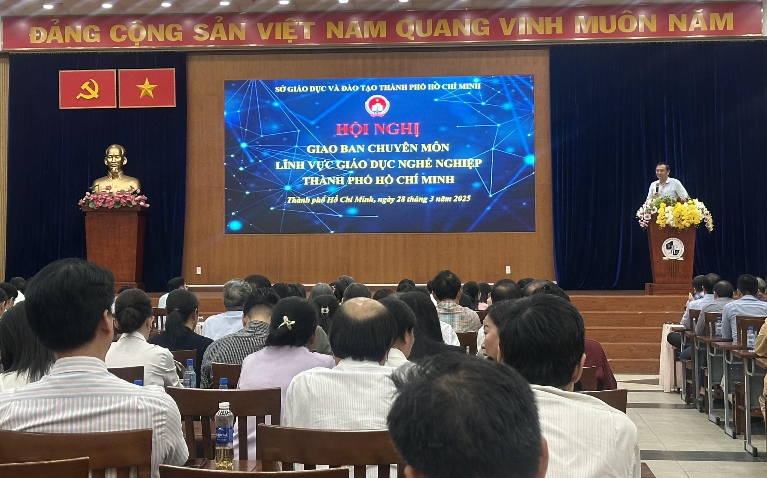 Sở GD-ĐT TP.HCM tiếp nhận 380 cơ sở giáo dục nghề nghiệp - Ảnh 1.