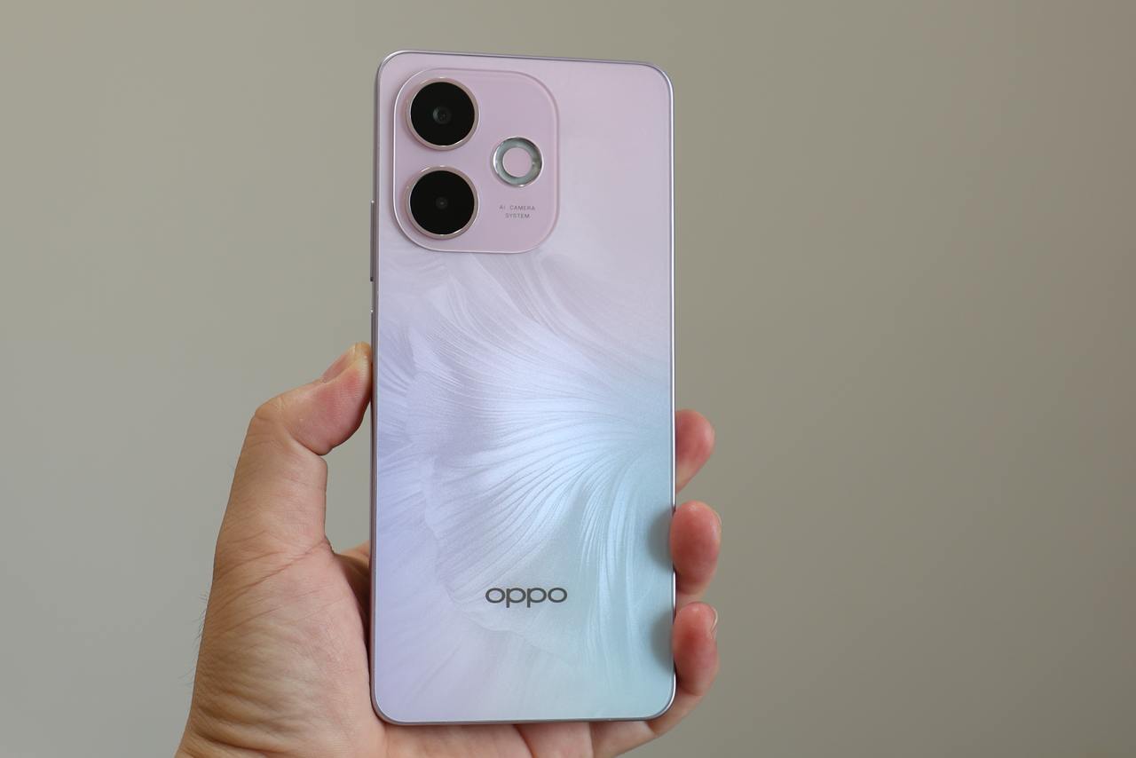 Trải nghiệm OPPO A5 Pro: Smartphone chống nước, chịu va đập - Ảnh 1.