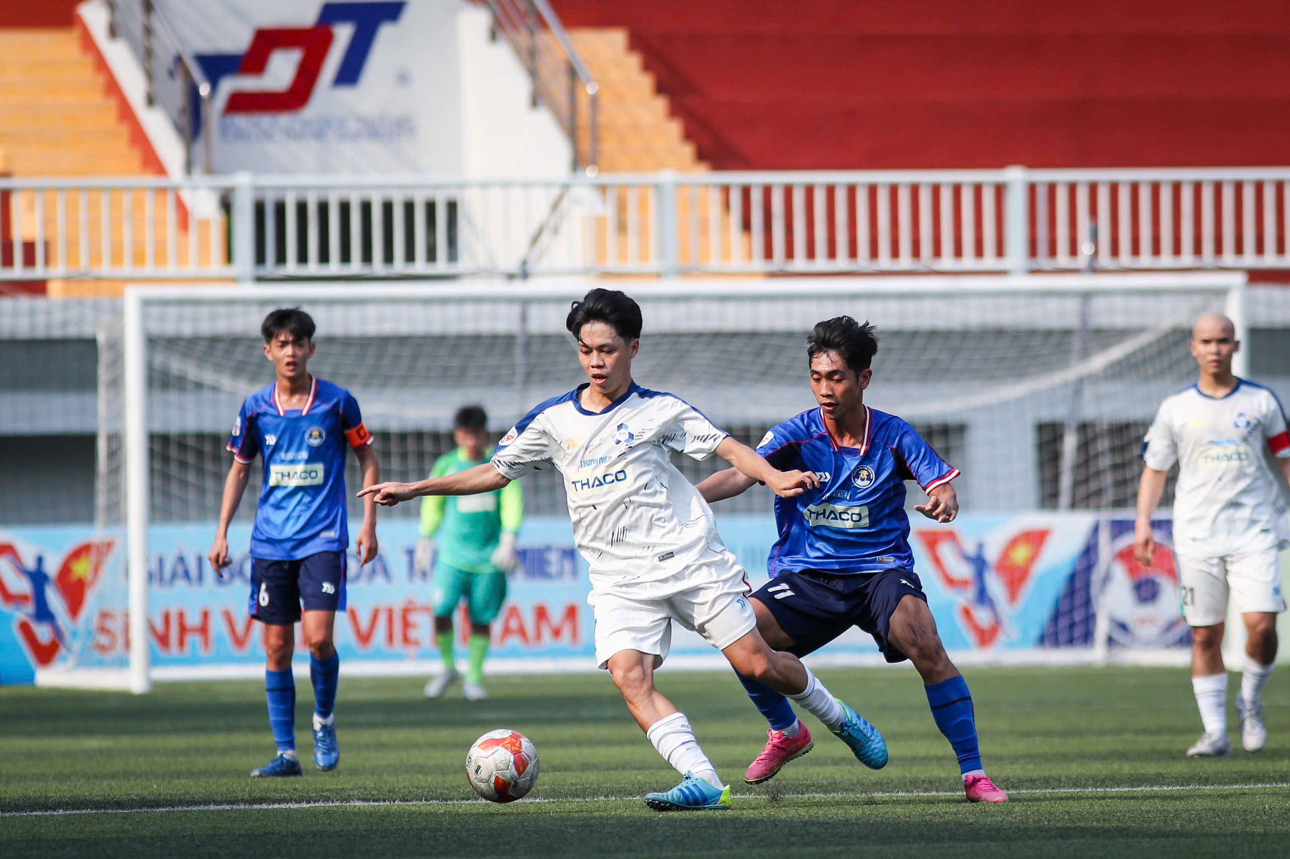 Trận đấu kịch tính như phim, đội Trường ĐH Văn Hiến vào tứ kết 'nghẹt thở'- Ảnh 1.