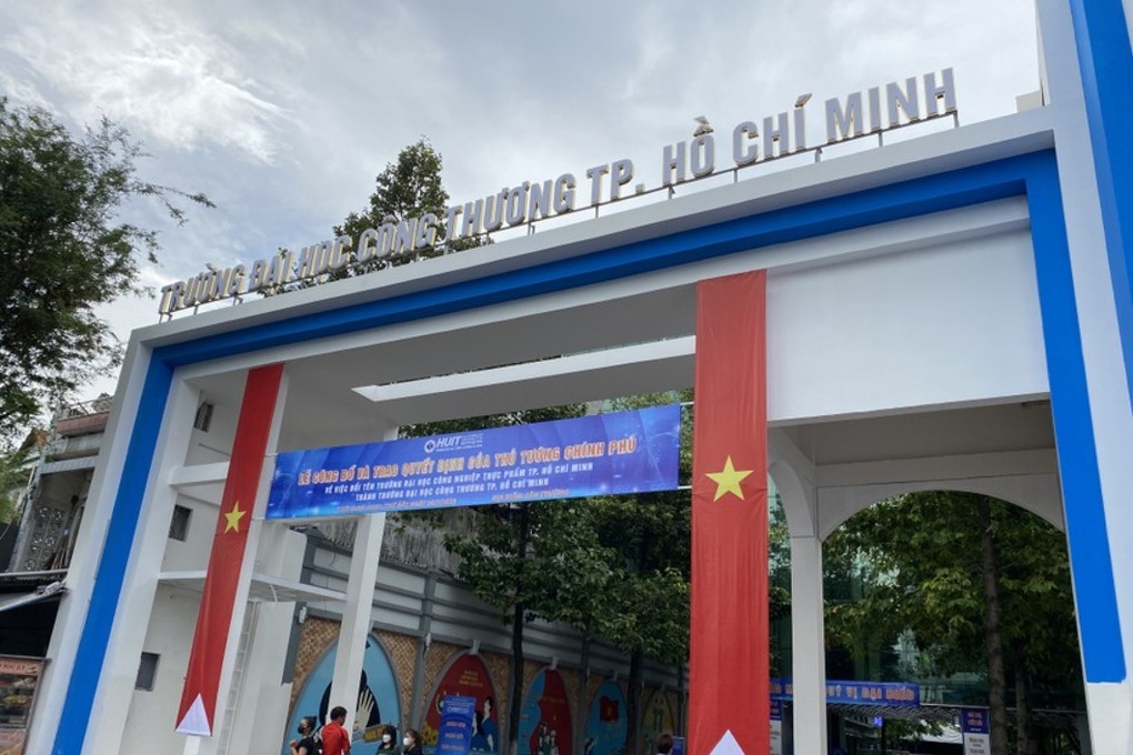 Trường ĐH ở TPHCM cảnh báo học vụ, loạt sinh viên có thể bị buộc thôi học - 1 Trường ĐH ở TPHCM cảnh báo học vụ, loạt sinh viên có thể bị buộc thôi học - 1