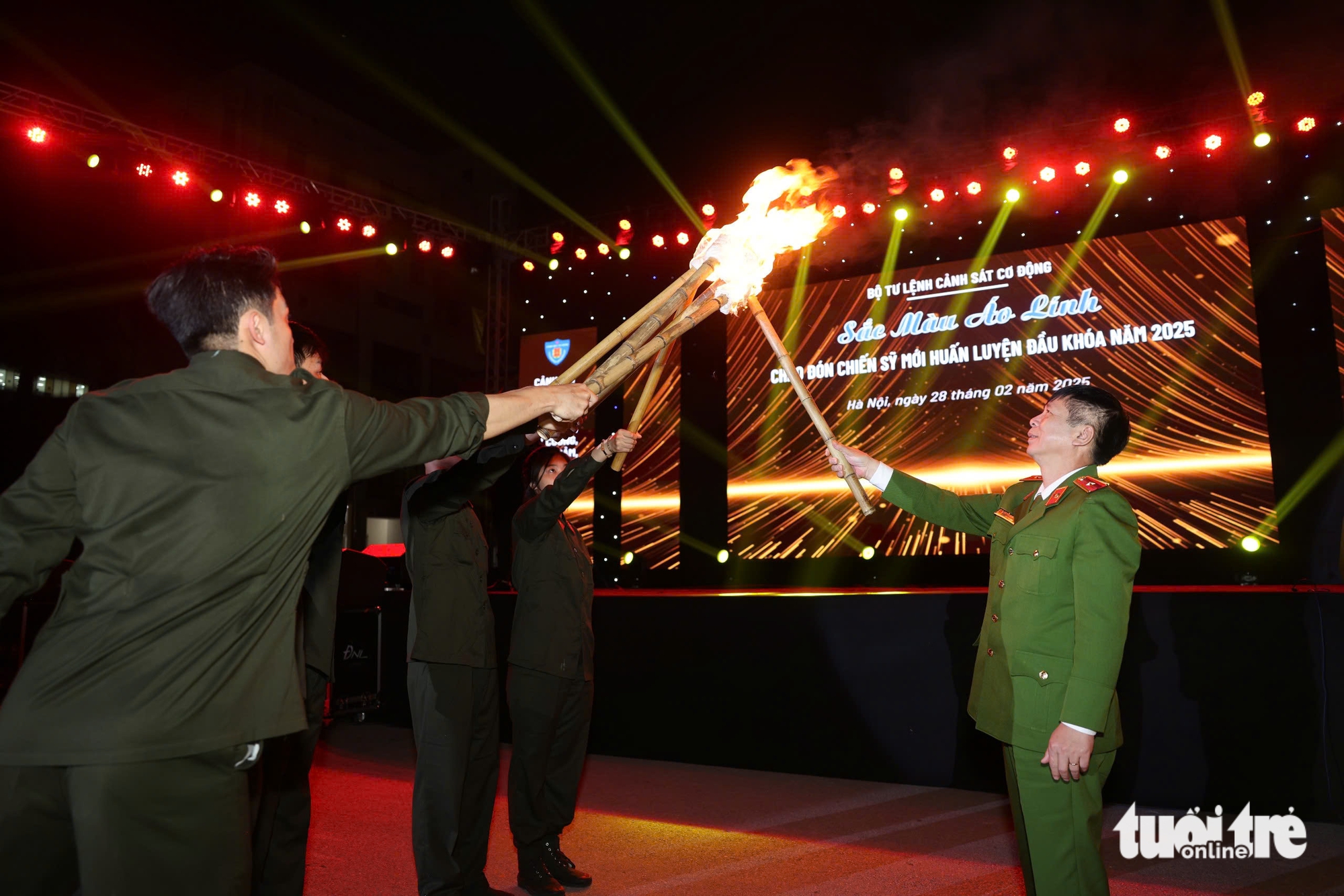 Tuổi trẻ Bộ Tư lệnh Cảnh sát cơ động phát động phong trào '3 xung kích, 5 rèn luyện' - Ảnh 1.