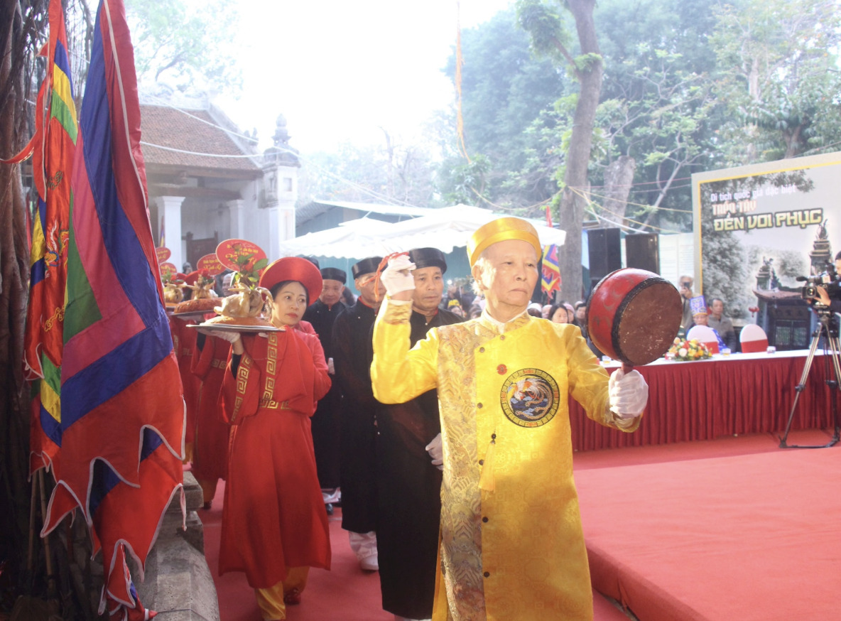 tuong niem ngay hoa duc thanh ling lang dai vuong hinh 1