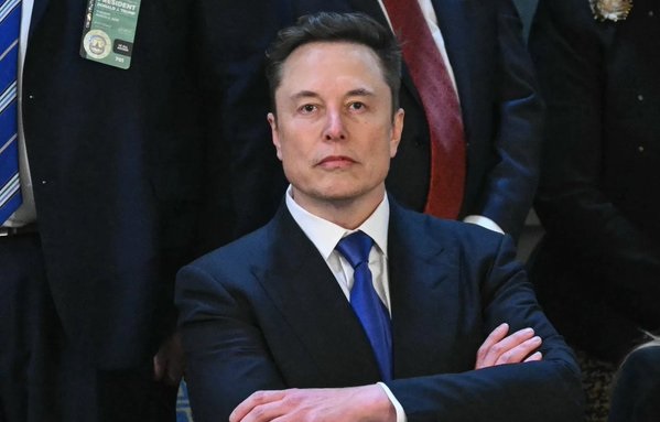 tranh cai khi elon musk de xuat an xa va dua ong zelenskyy den mot quoc gia khac hinh 1