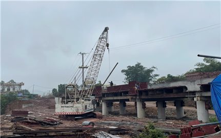 Phá thế “ốc đảo” trong mùa mưa
