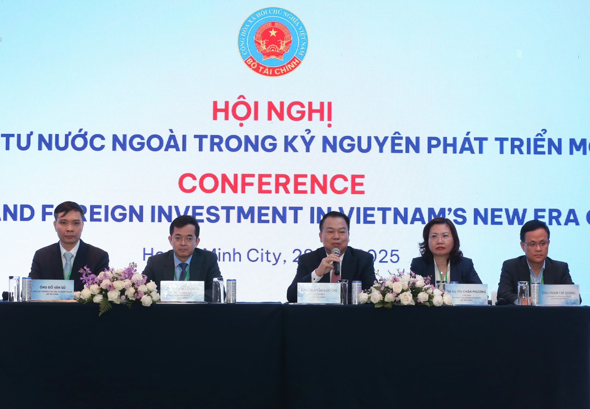 Vì sao Tổng Giám đốc Tập đoàn VinaCapital đề xuất cấm sử dụng cụm từ Vì sao Tổng Giám đốc Tập đoàn VinaCapital đề xuất cấm sử dụng cụm từ