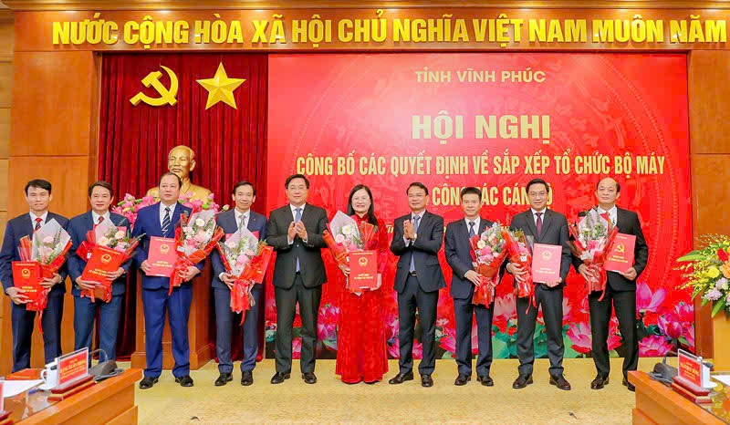 Vĩnh Phúc điều động, bổ nhiệm nhiều lãnh đạo sở, ngành- Ảnh 1. Vĩnh Phúc điều động, bổ nhiệm nhiều lãnh đạo sở, ngành- Ảnh 1.