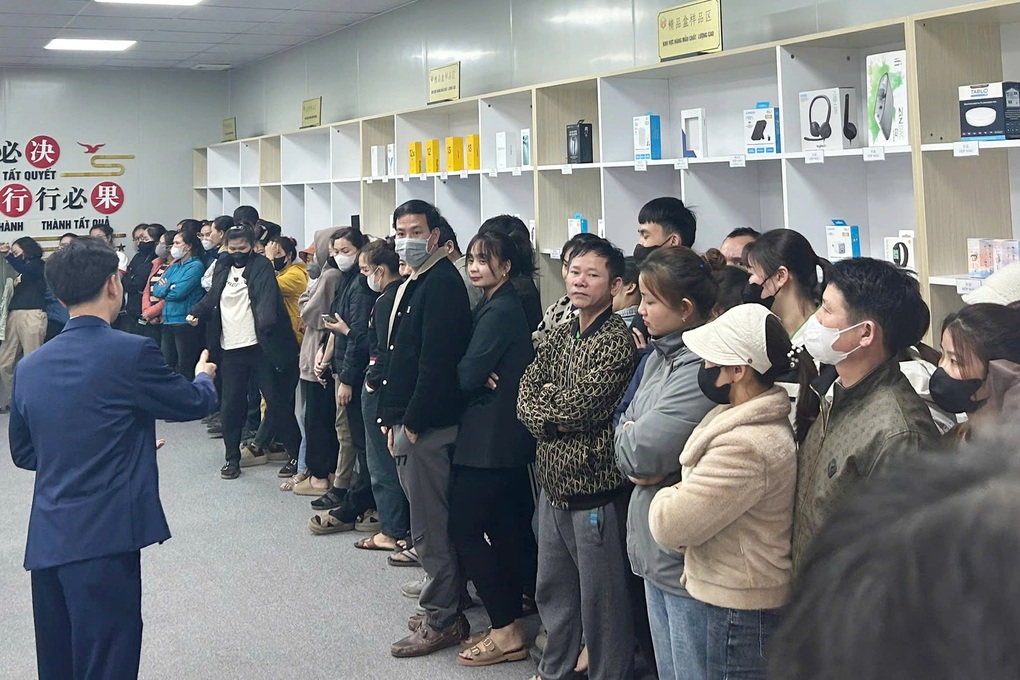 Vụ công nhân bao bì ngừng việc tập thể: Doanh nghiệp đồng ý tăng lương - 2 Vụ công nhân bao bì ngừng việc tập thể: Doanh nghiệp đồng ý tăng lương - 2