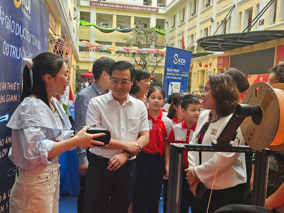 Đoàn giám sát Ban Văn hoá - Xã hội HDND TP khảo sát thực tế tại Trường Tiểu học Tràng An