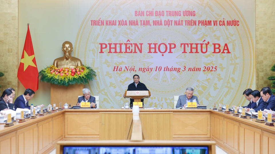 Thủ tướng Chính phủ Phạm Minh Chính - Trưởng Ban Chỉ đạo Trung ương triển khai xóa nhà tạm, nhà dột nát trên phạm vi cả nước chủ trì Phiên họp thứ 3 của Ban Chỉ đạo chiều 10/3 - Ảnh: VGP/Nhật Bắc