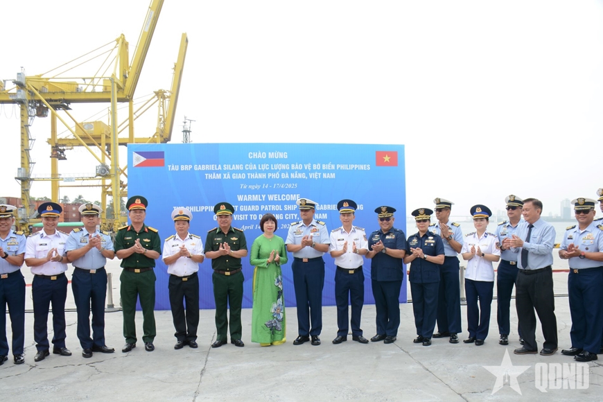 Tàu Lực lượng Bảo vệ bờ biển Philippines thăm TP Đà Nẵng