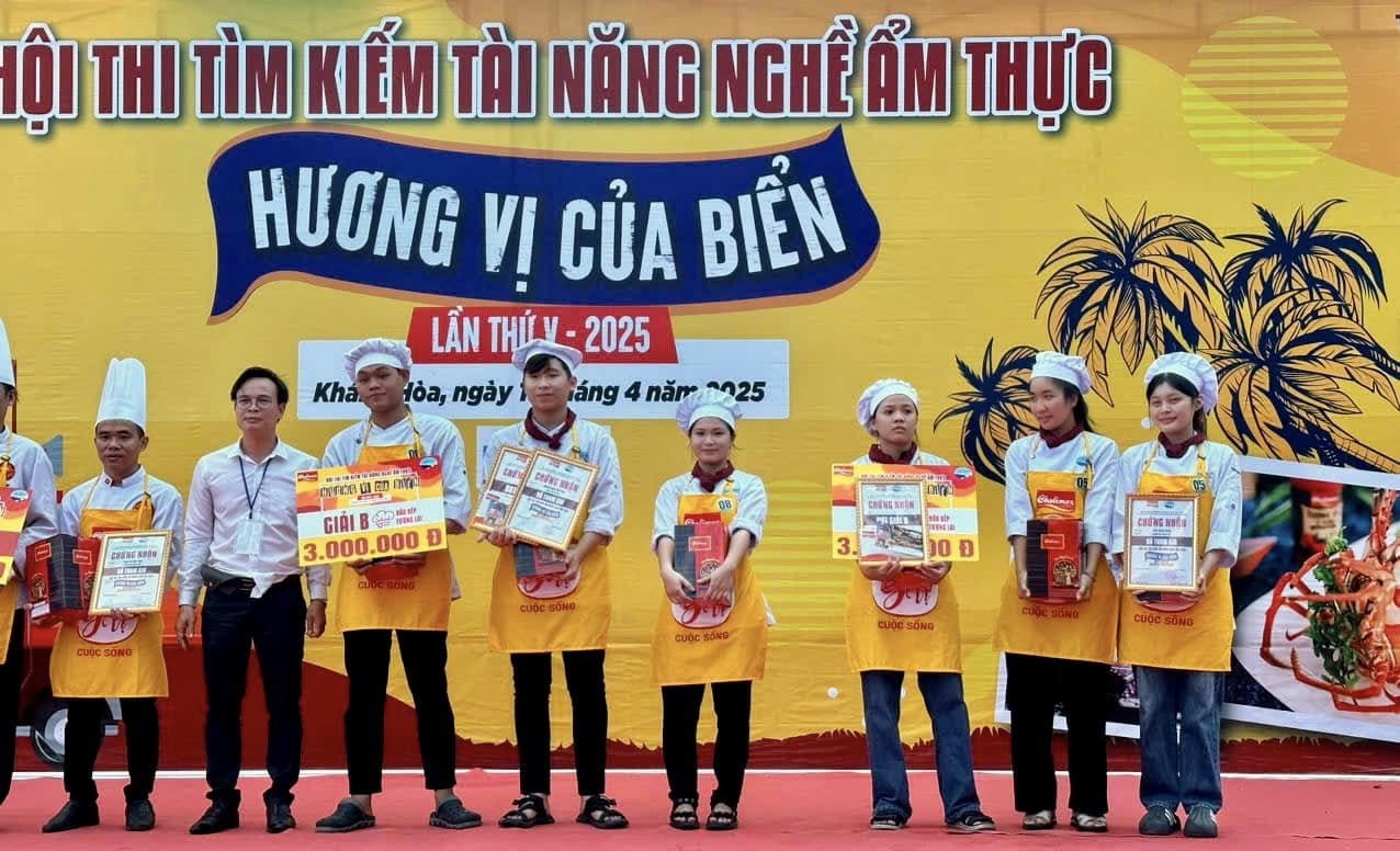 Nhat-thuc-lai-hiem-gap-sap-dien-ra.jpg - Vietnam.vn