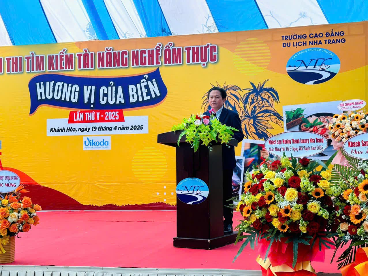 1679541601_30-nam-kien-tam-tren-hanh-trinh-Xay-niem-tin.JPG - Vietnam.vn
